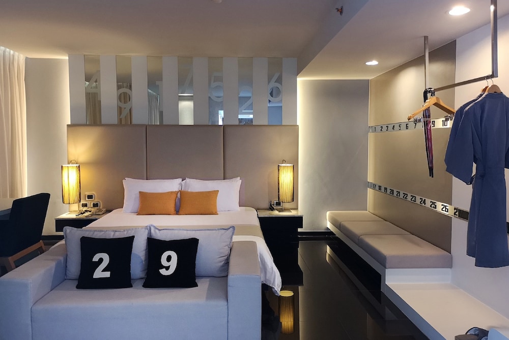 Tsix5 Hotel 20/50
