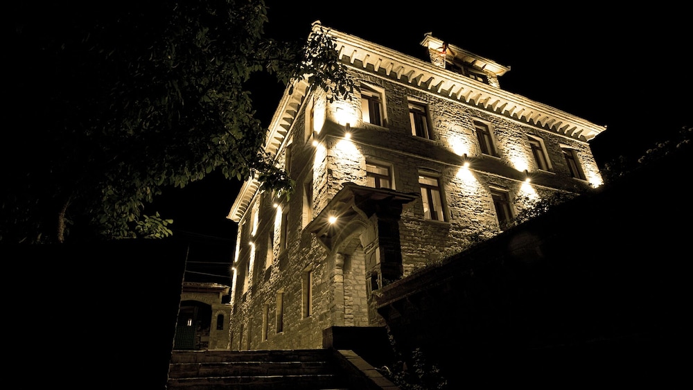 Villa Permet (Hotel & Restaurant) 2/33