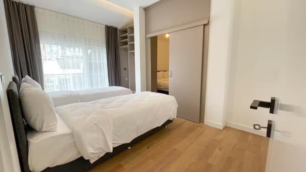 Life Hotel 15/50