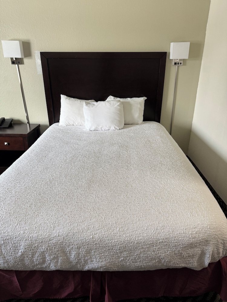 Sandalwood Studios &amp; Suites 13/29