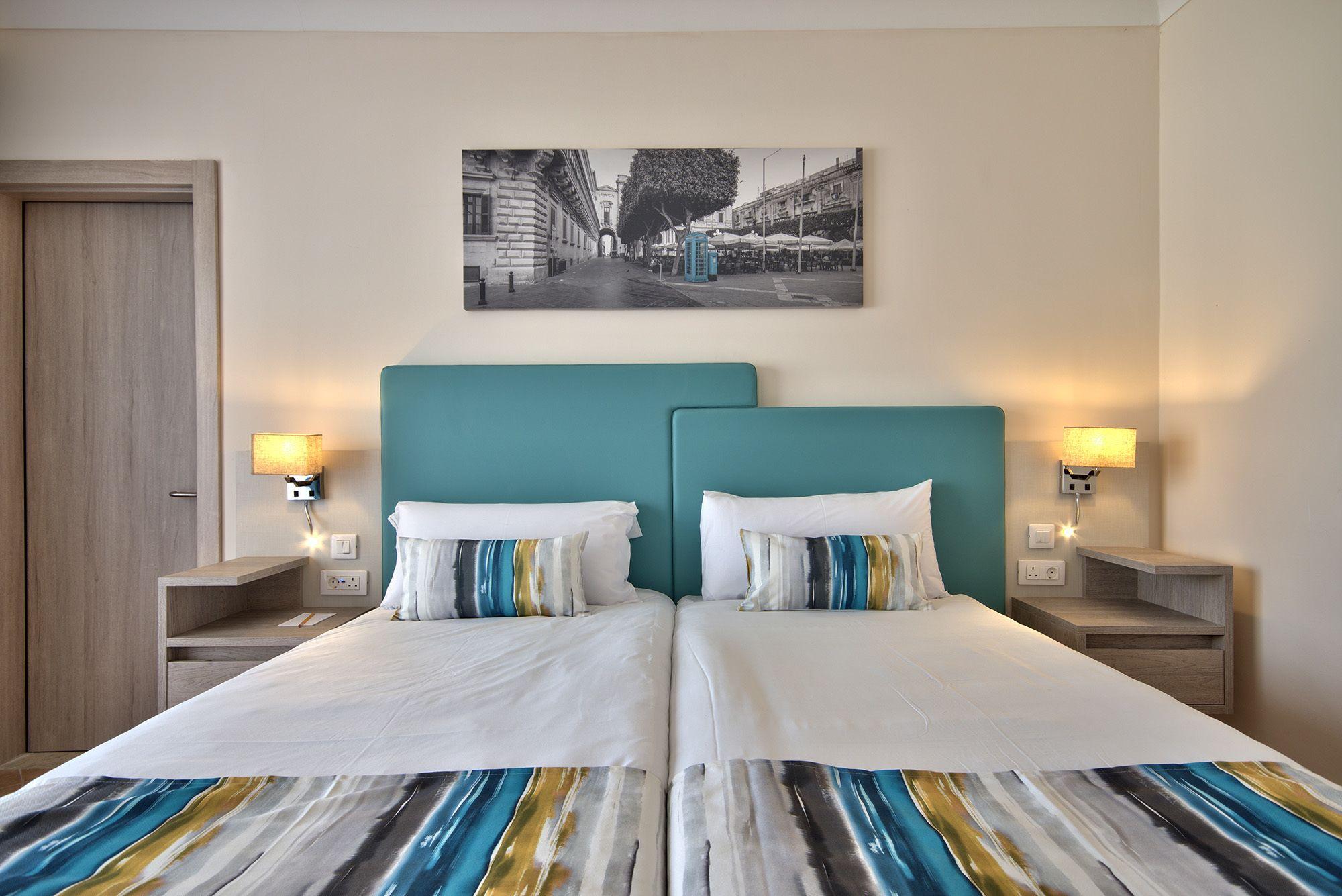 Room, Twin Beds, Land View