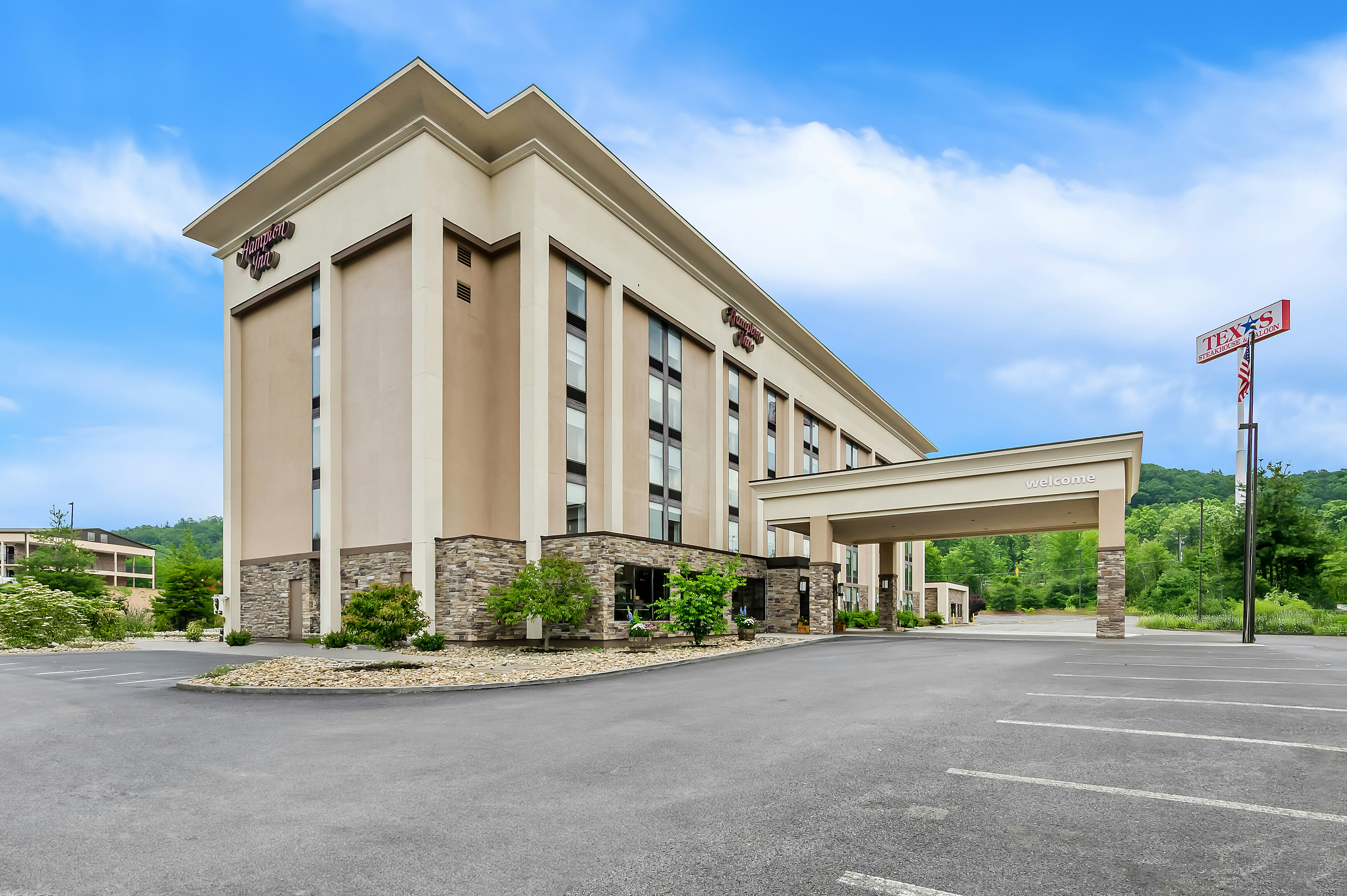 Hampton Inn Princeton, WV 45/50
