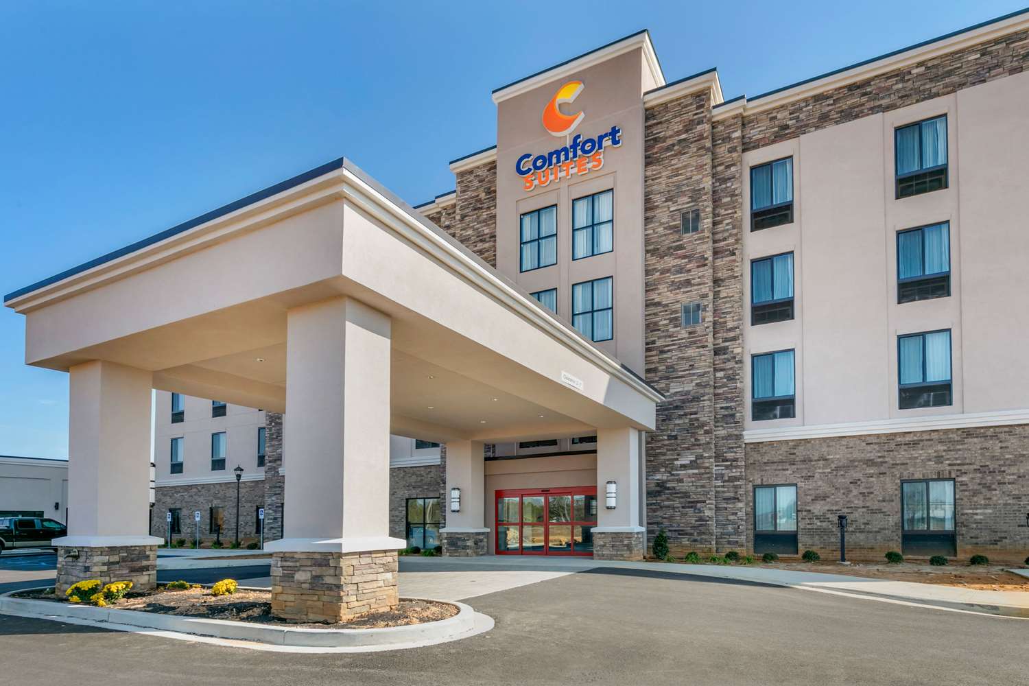 Comfort Suites North Tupelo, MS 33/36
