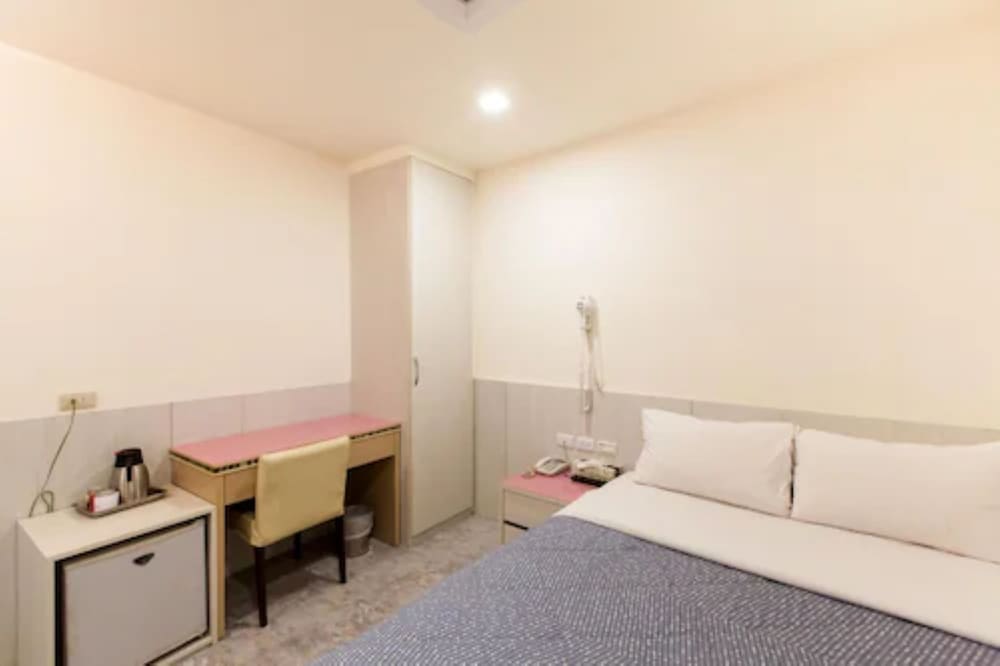Ruei Gung Business Hotel 48/48
