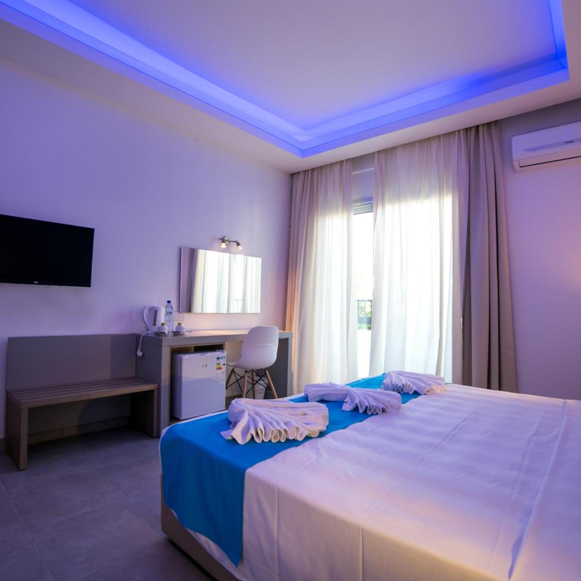 Flora Maria Hotel 32/64