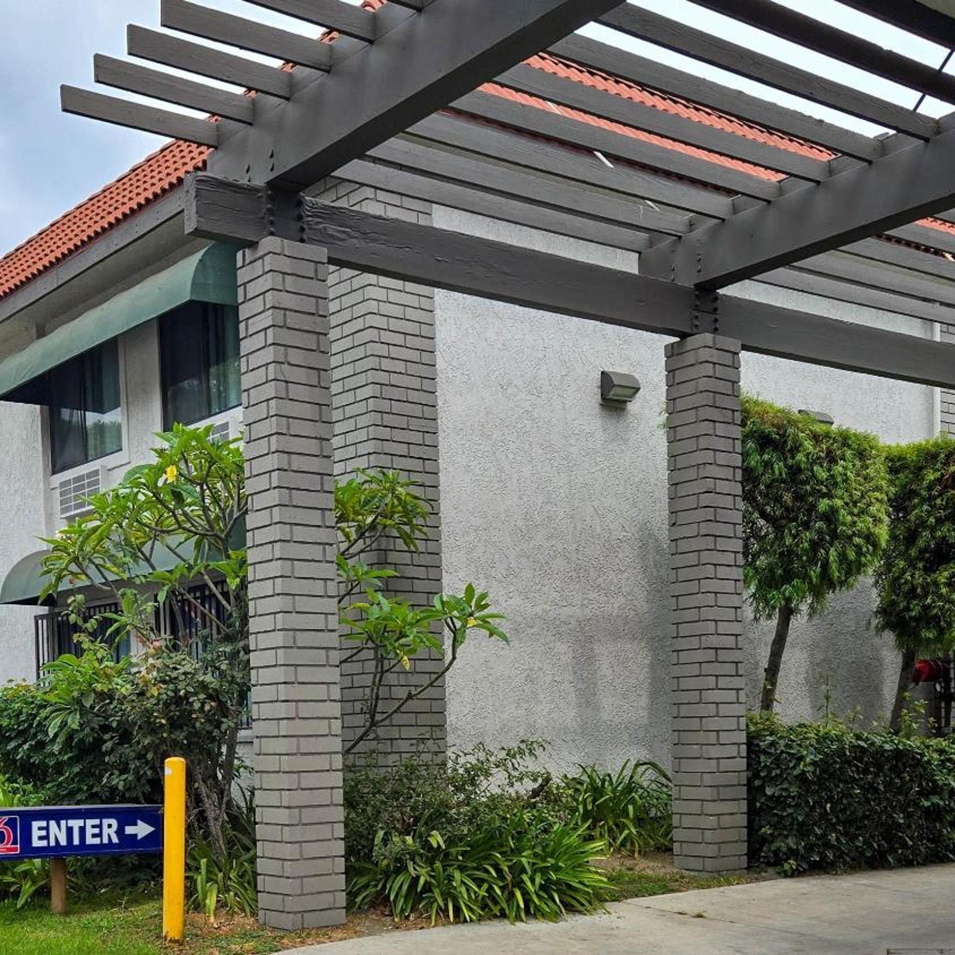 Studio6 Suites Santa Ana, CA 6/35