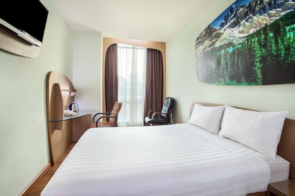 Business Hotel Tomang Jakarta 24/64