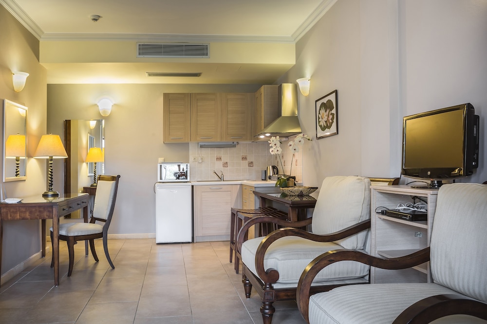 Balhambra Suites - Adults Only 34/50