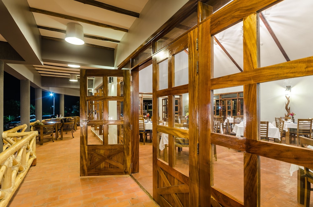 Emburara Farm Lodge 35/50