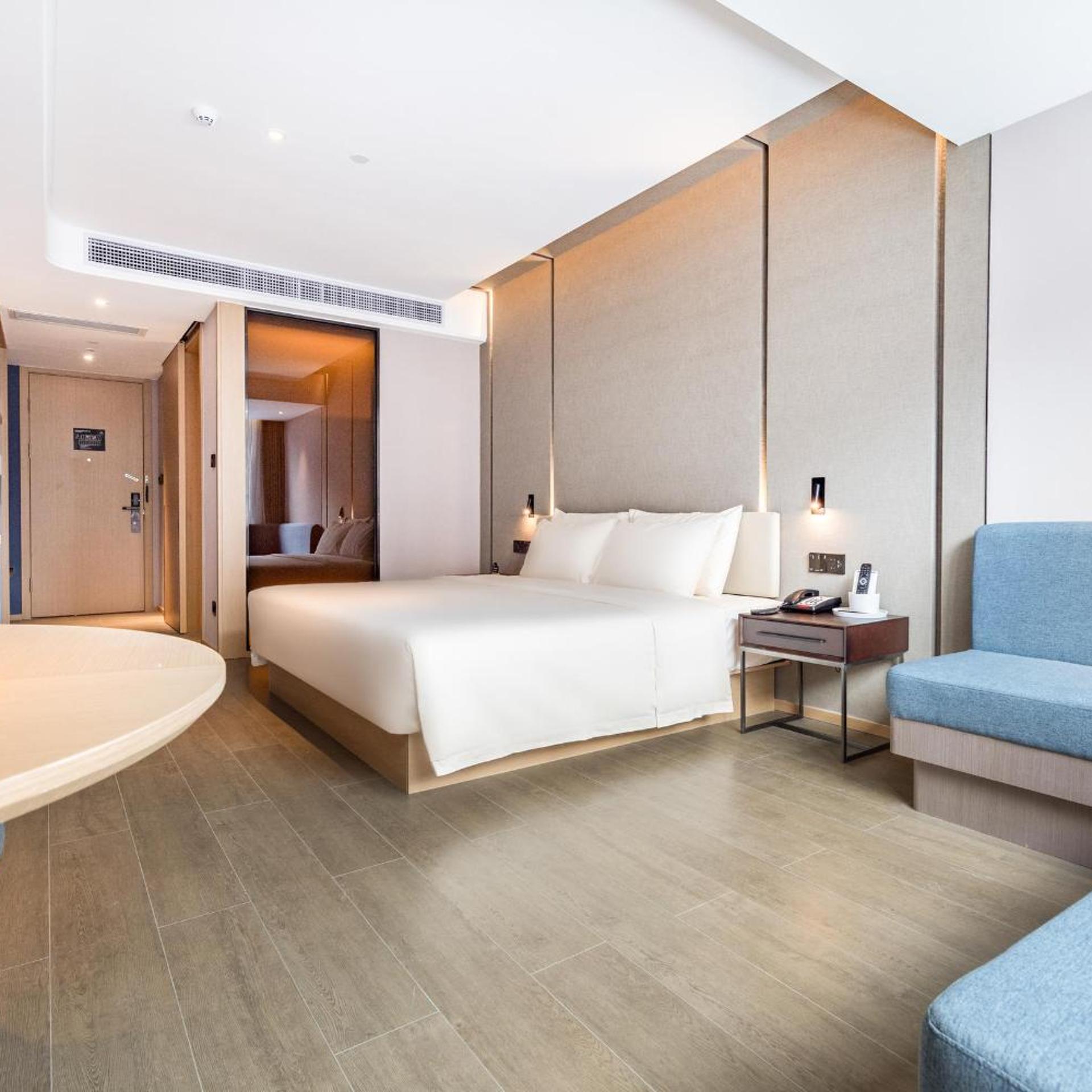 Atour Hotel (Zhongshan North Railway Station, V - PARK plaza) 9/28