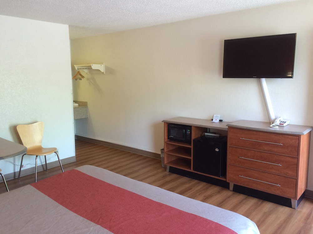 Rodeway Inn Mount Vernon, IL 23/32