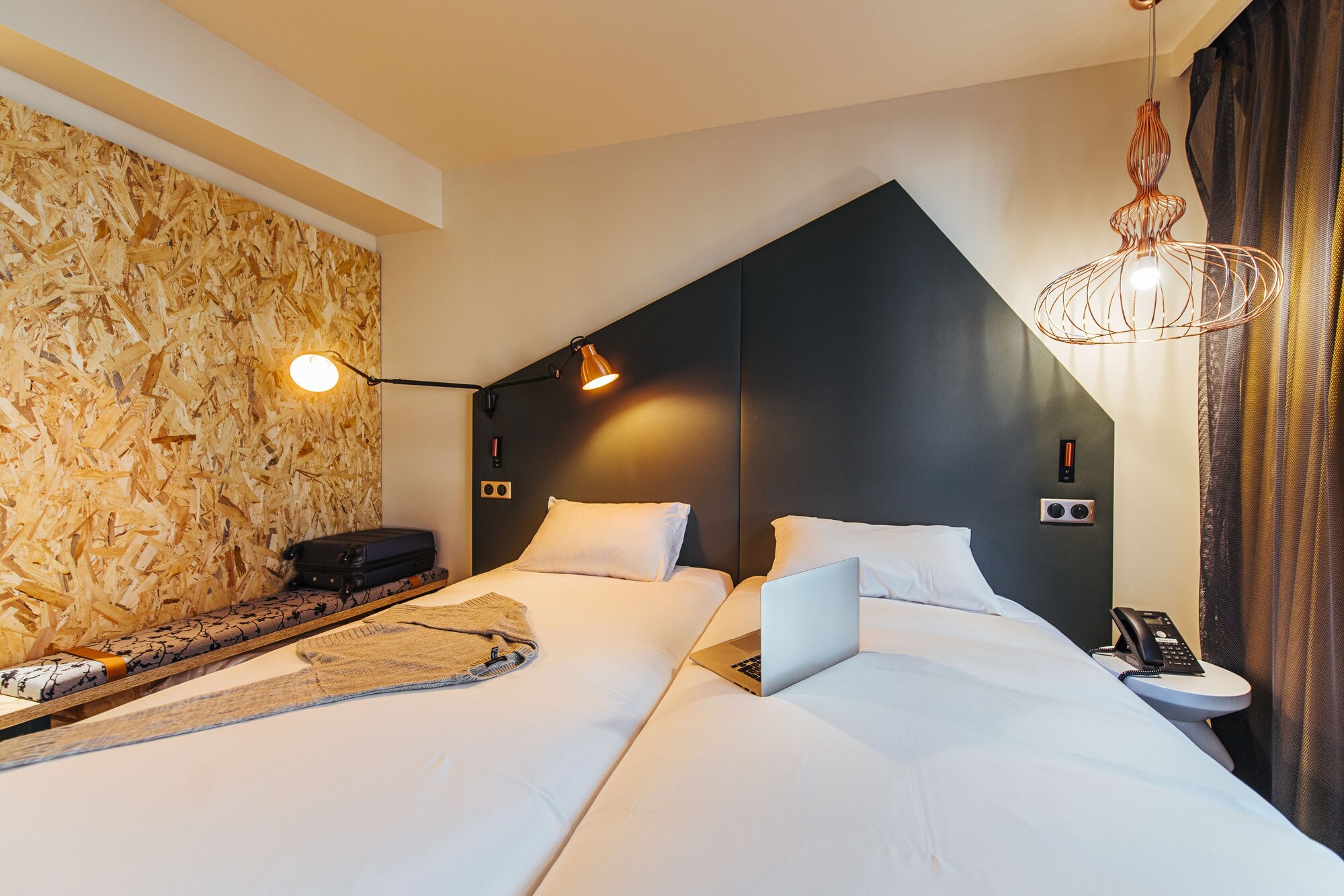 STANDARD, TWIN BEDS