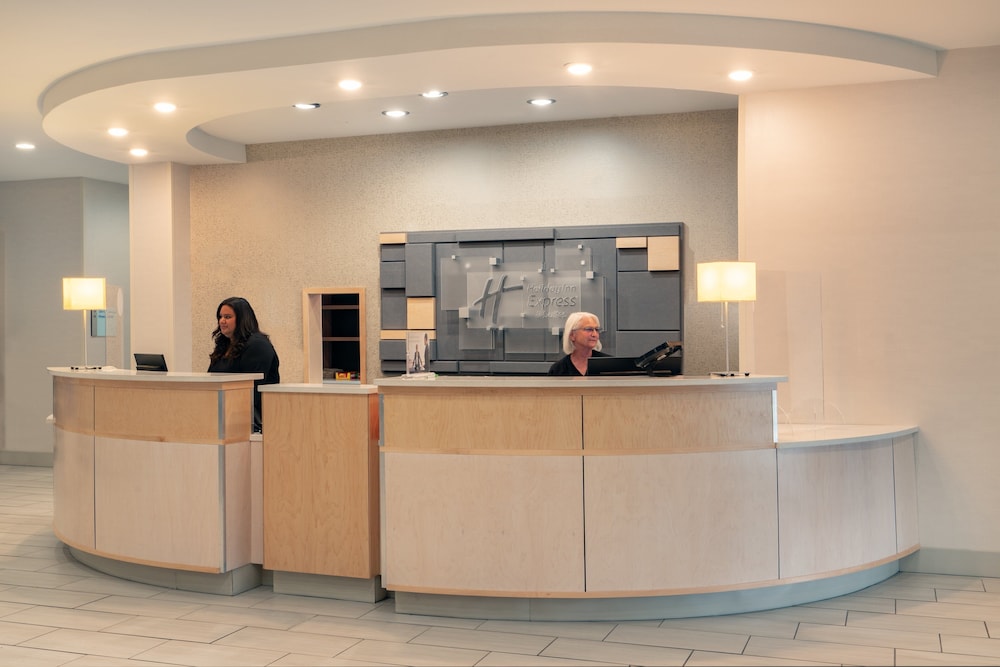 Holiday Inn Express And Suites Trinidad 4/32