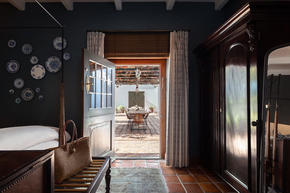 Akademie Street Guesthouses 46/50