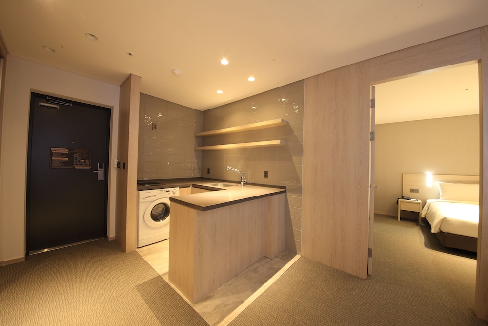 Ibc Hotel 12/48