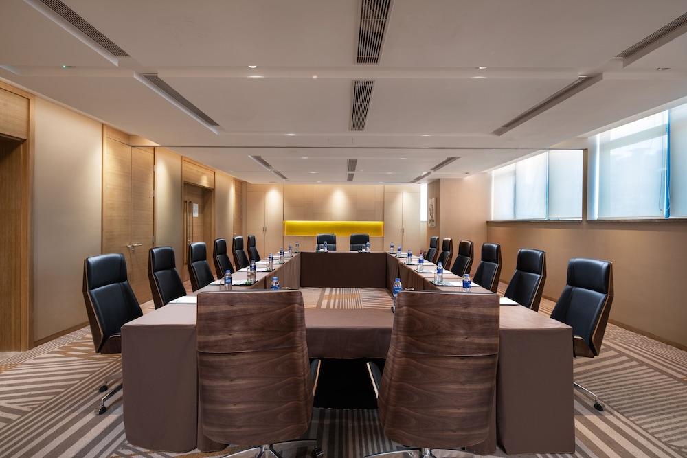Holiday Inn and Suites LANZHOU CENTER 31/37