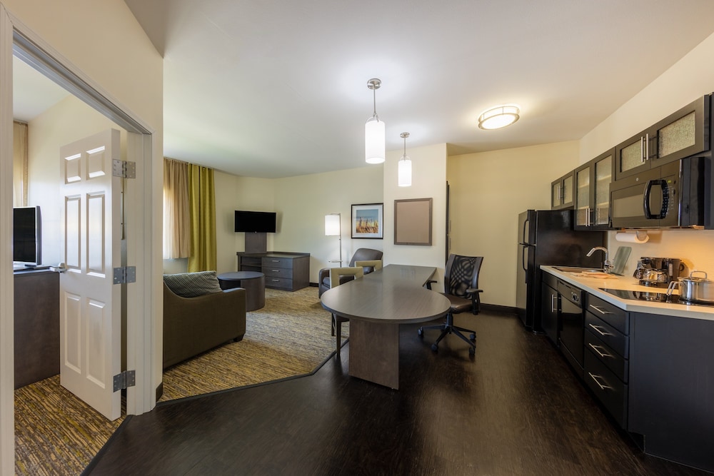 Candlewood Suites Springfield South 29/43
