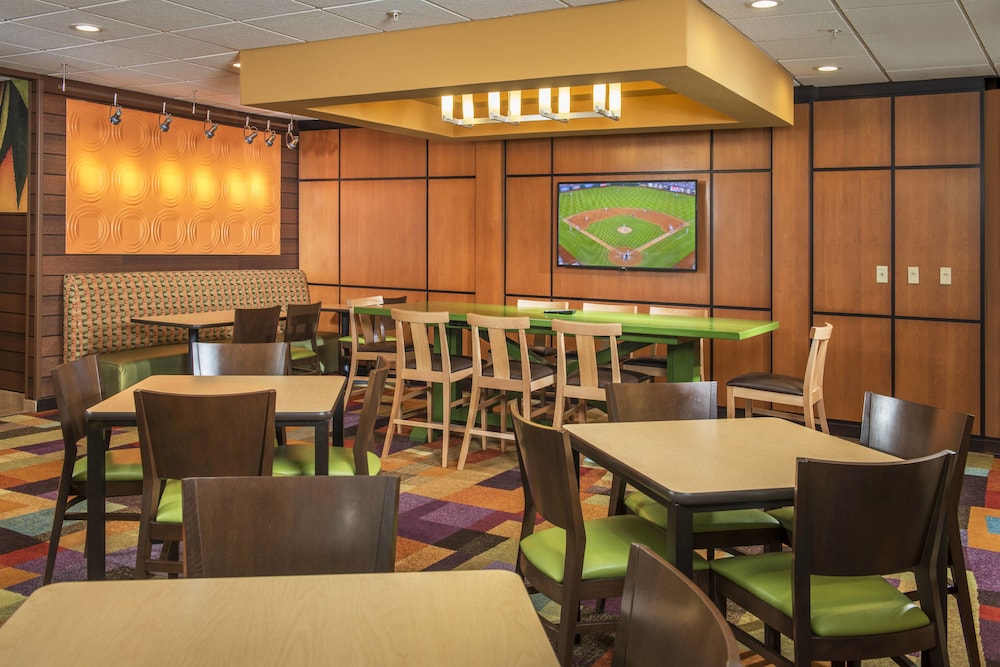 Fairfield Inn And Suites Frederick 36/50