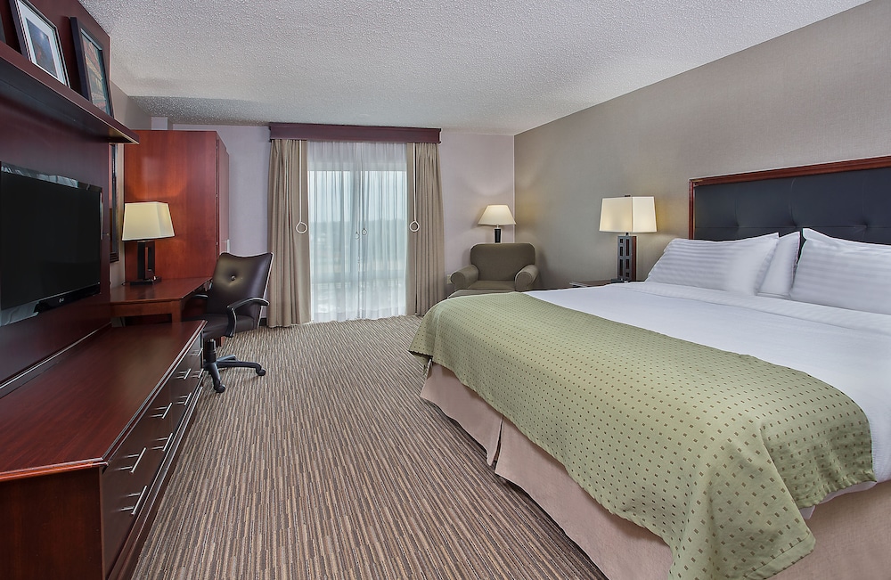 Holiday Inn University Plaza-Bowling Green 20/71