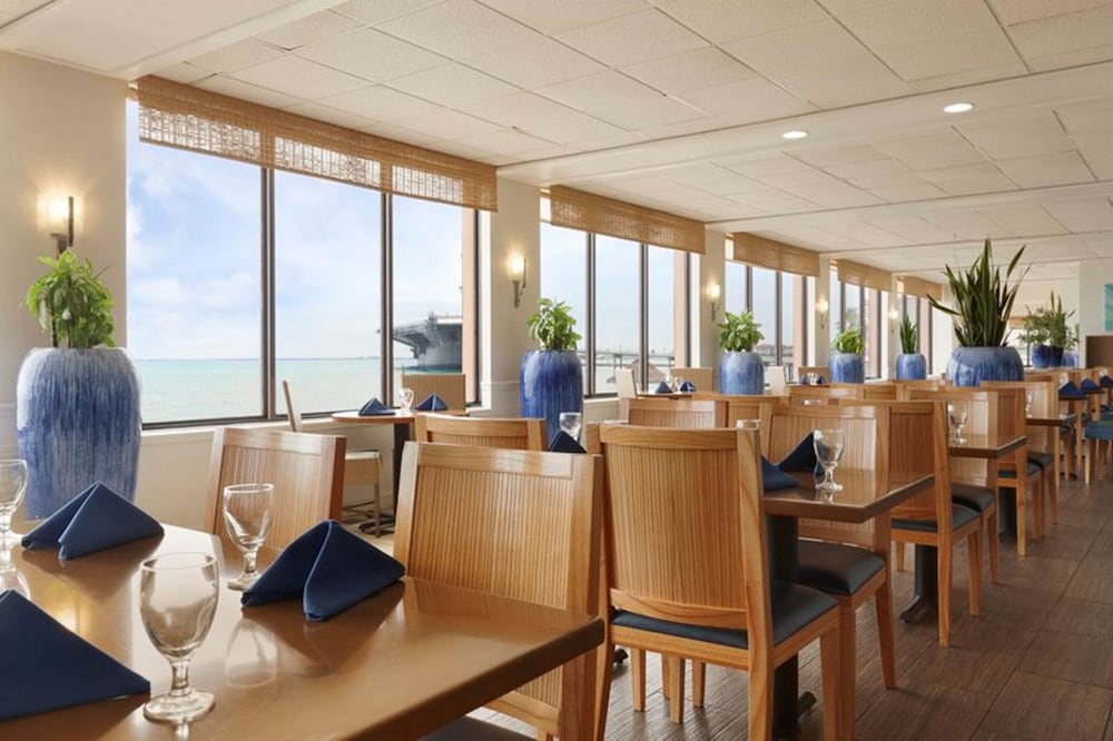 DoubleTree by Hilton Corpus Christi Beachfront 33/41