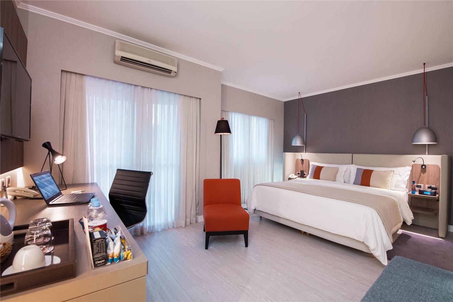 Clarion Hotel Faria Lima 8/25