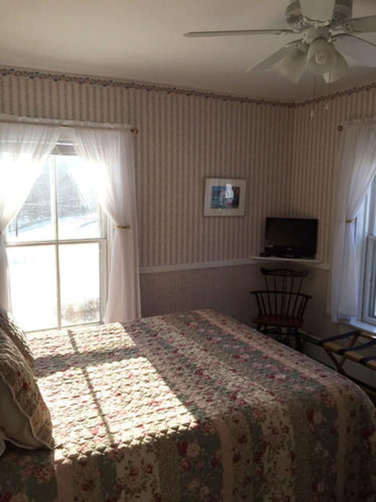 Echo Lake Inn 32/71