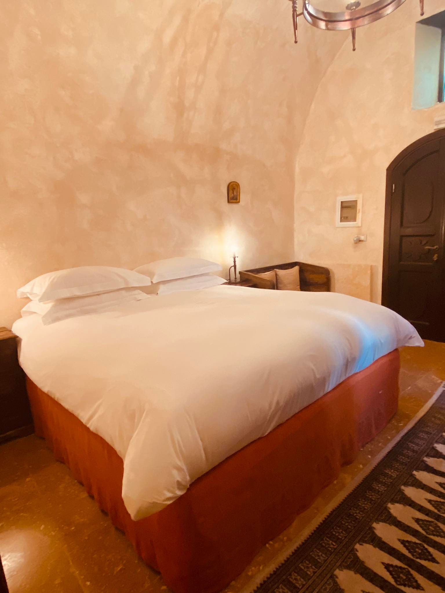 جناح بسرير كينج، Spirit Of The Knights Boutique Hotel 3/5