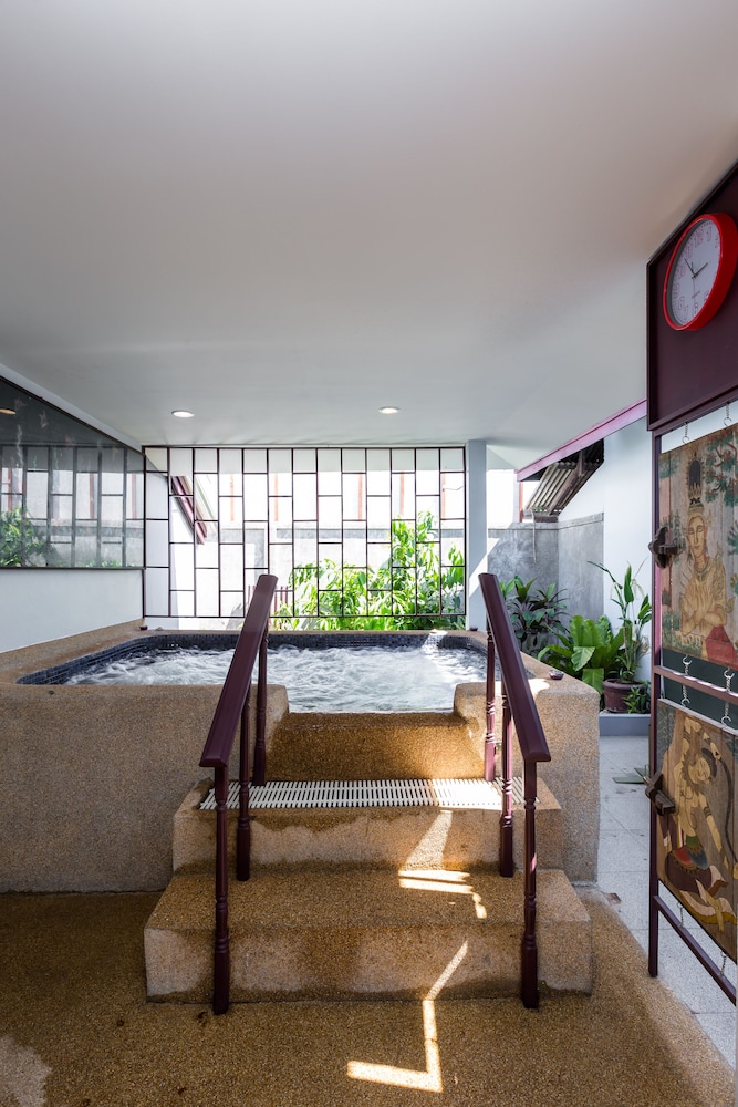 The Lantern Hostel Phuket 39/50