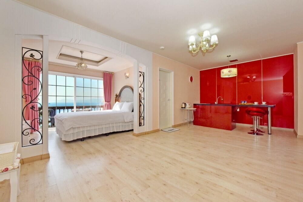 Namhae Bluemare Pension 22/50