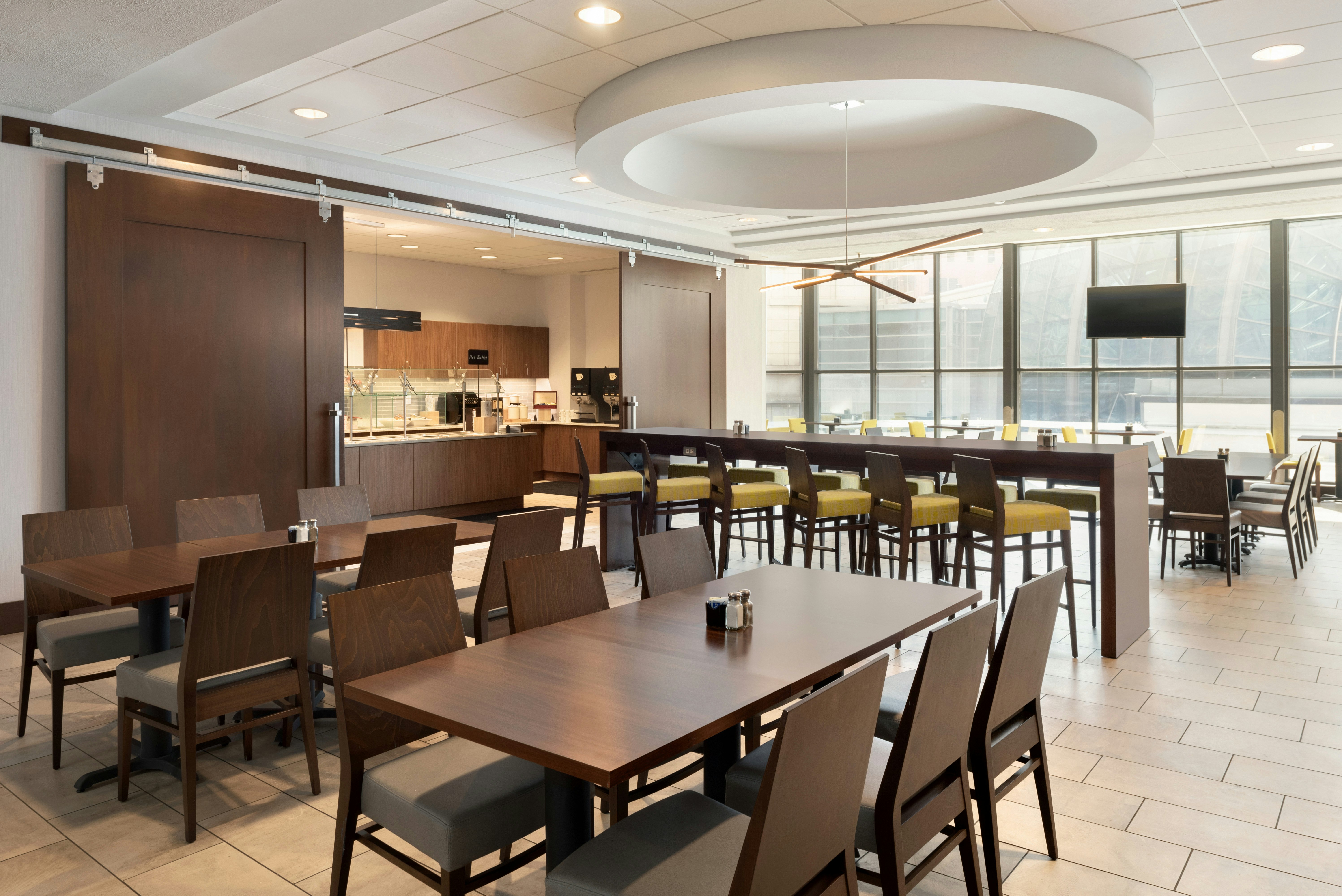 Embassy Suites Indianapolis Downtown 45/75