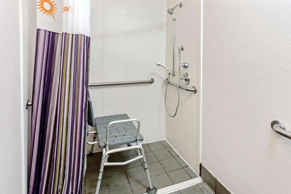 La Quinta Inn & Suites by Wyndham Birmingham Hoover 16/43