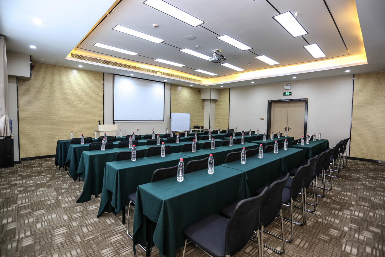 Lavande Hotel (Jinan High-tech Wanda Convention and Exhibition Center) 41/47