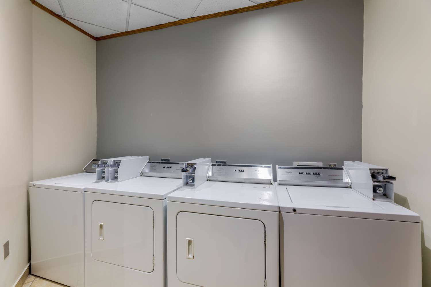 Best Western Plus Wooster Hotel & Conference Center 43/48