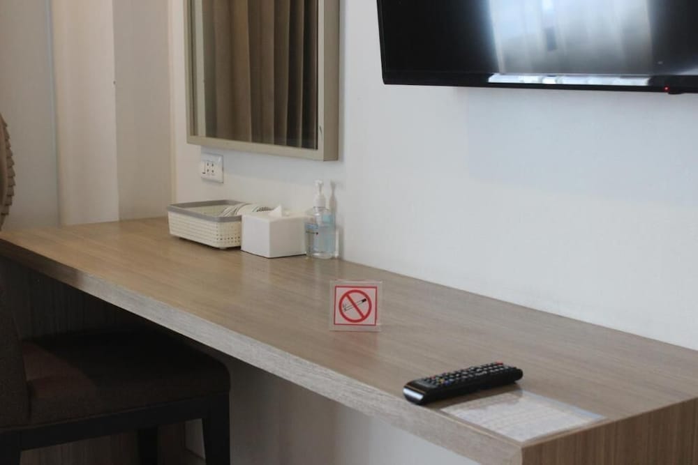 Leosor Hotel 54/58