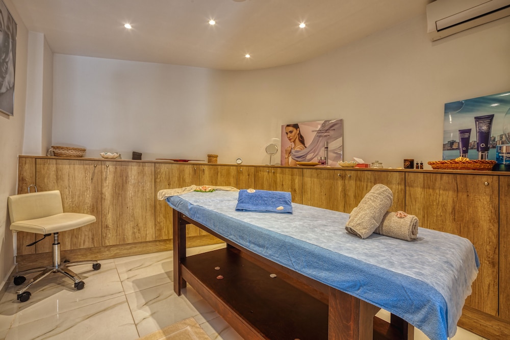 Elounda Residence Resort & Waterpark 30/50