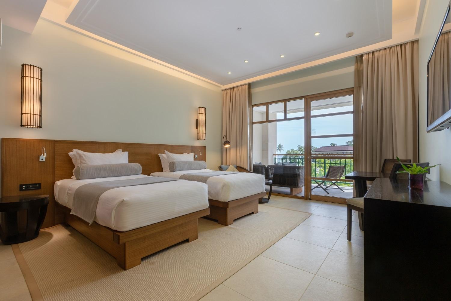 Deluxe, Double Bed, Side Ocean View