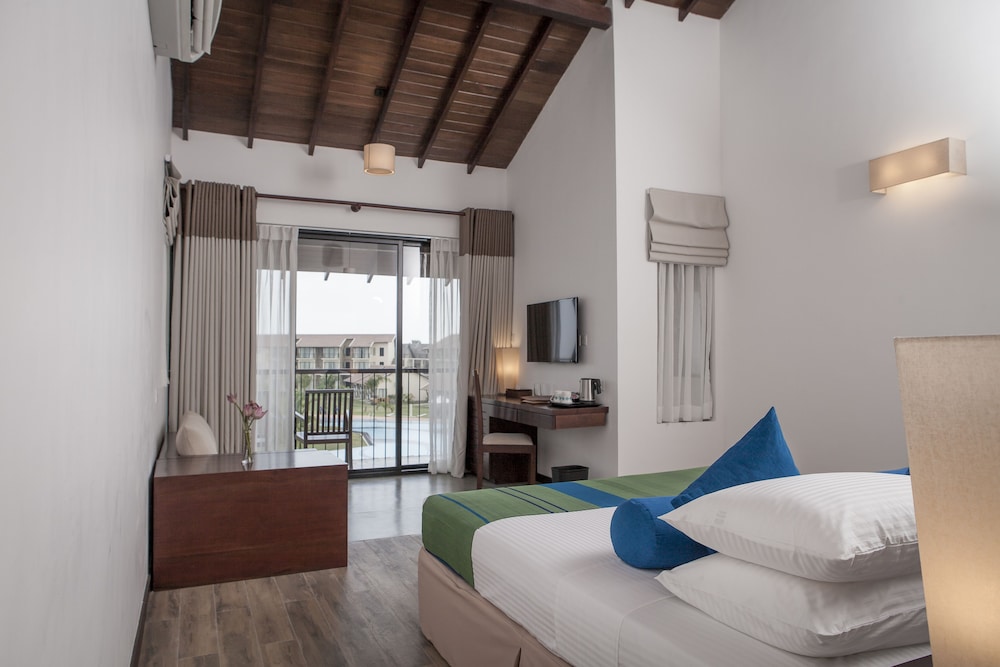 The Calm Resort and Spa 13/50