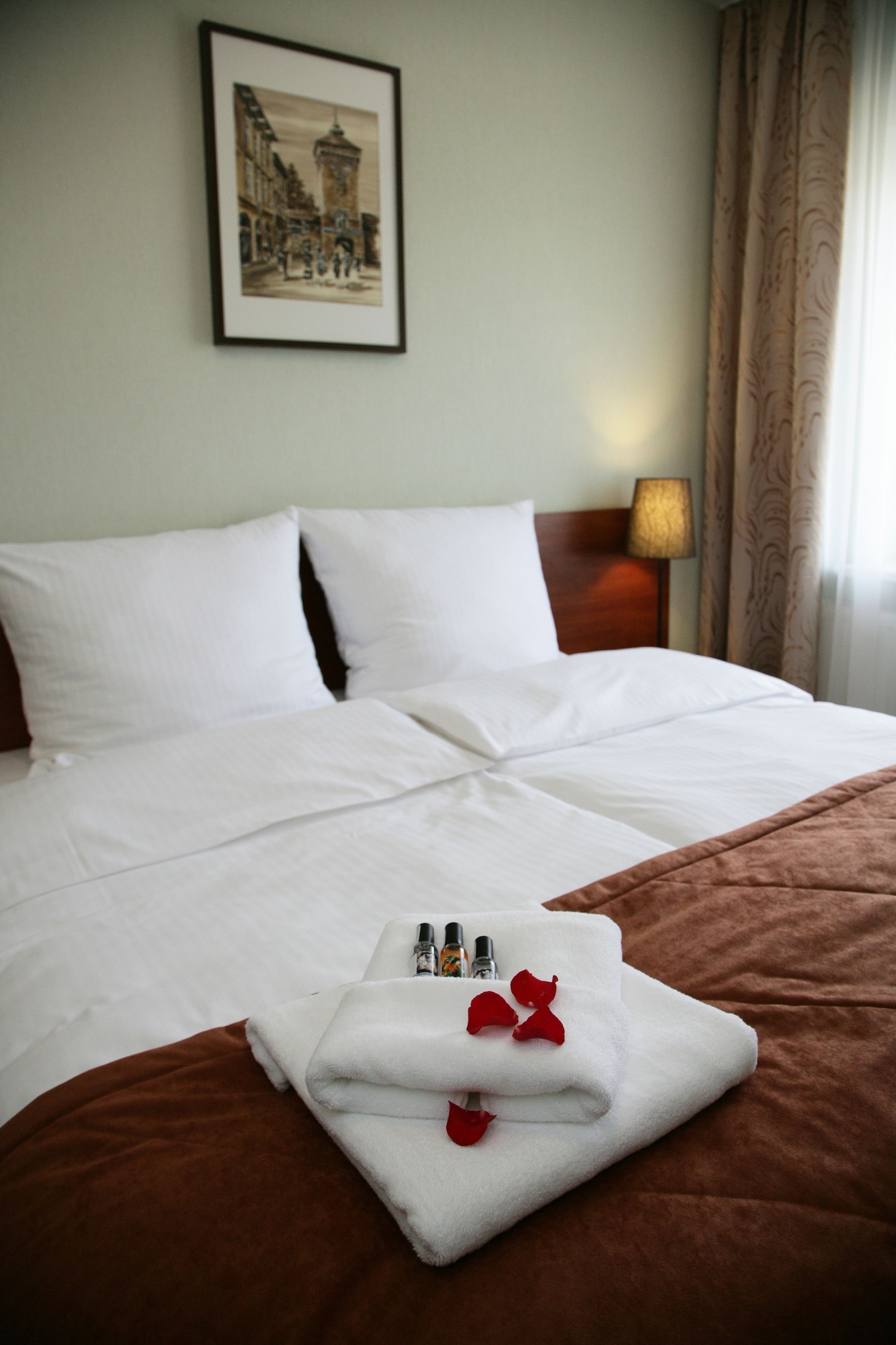 ROOM, TRIPLE