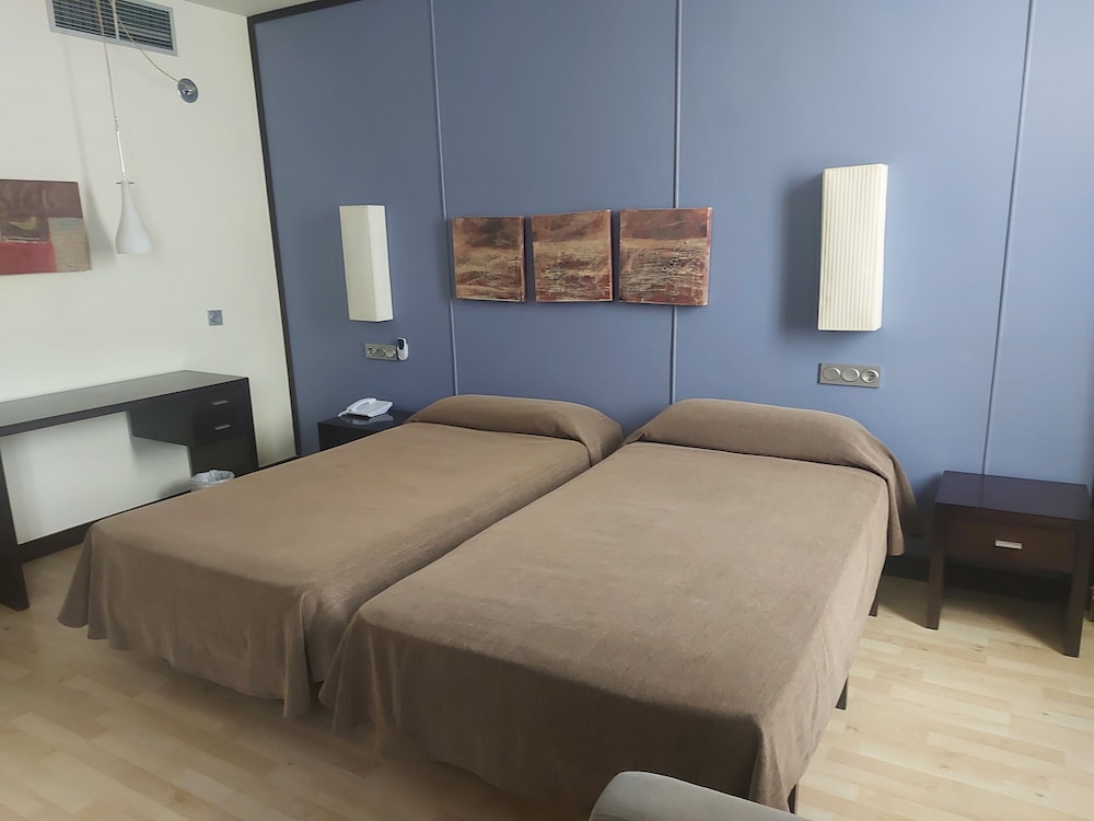 Hotel Puerta de Ocana 9/32