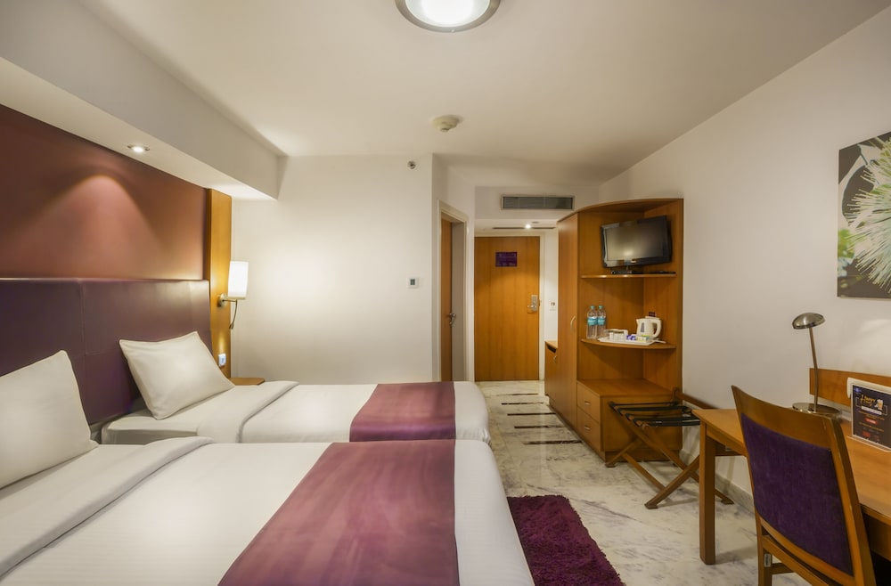 CASPIA HOTEL NEW DELHI SHALIMAR BAGH 12/67