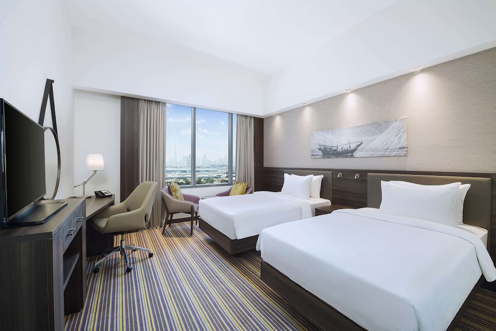 Hampton by Hilton Dubai Airport 7/25