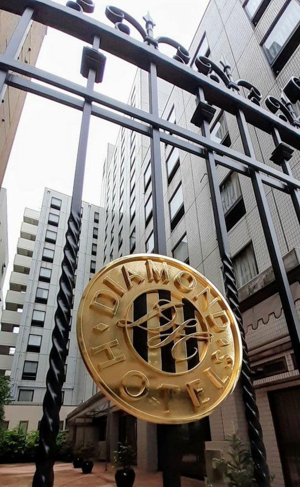 Diamond Hotel 8/50
