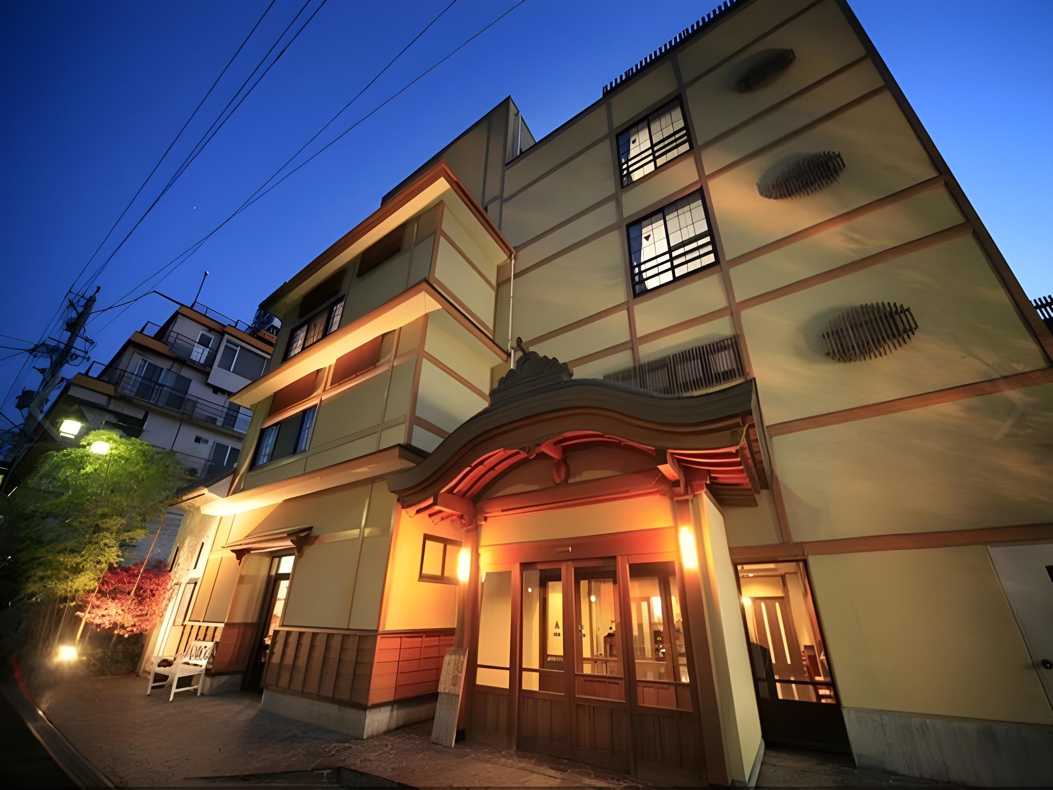 TRADITIONAL, 4 FUTON BEDS, MOUNTAIN VIEW