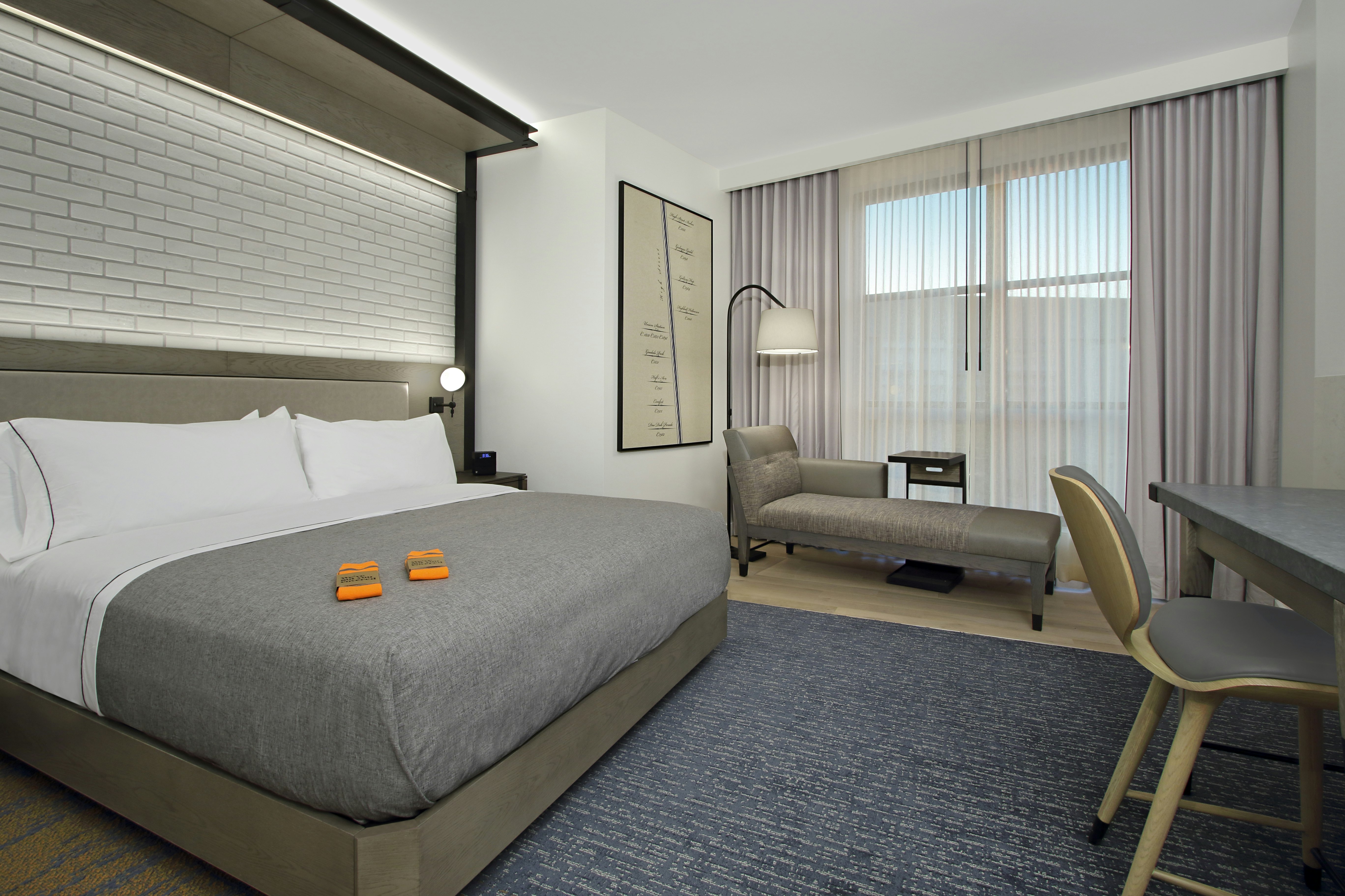 ROOM, KING BED