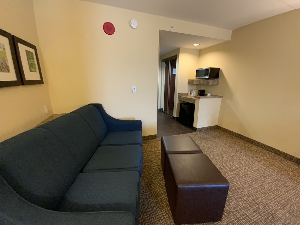 Comfort Suites Fredericksburg North 28/35