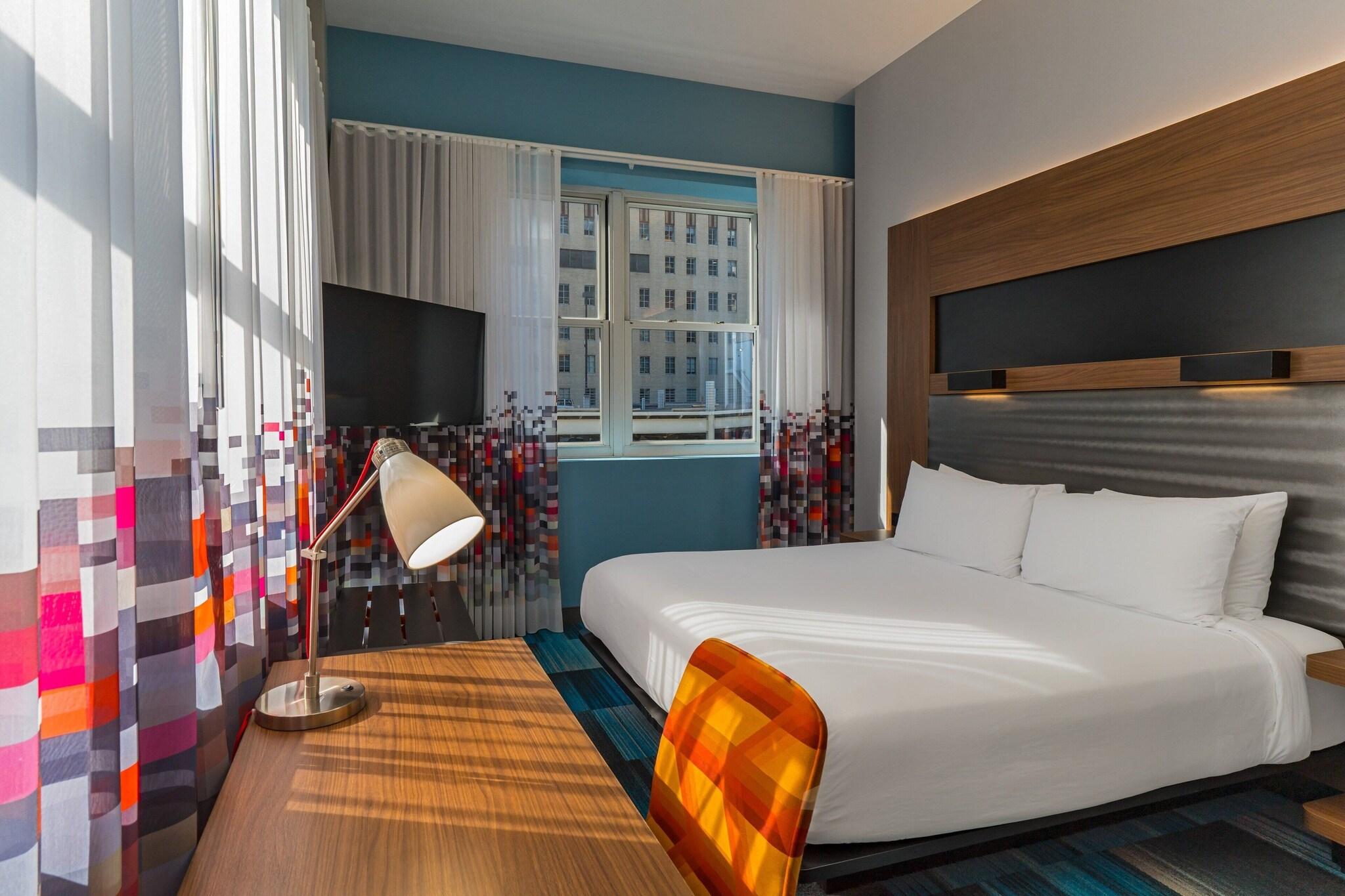 Room at ALOFT HOUSTON DOWNTOWN, HOUSTON - TX