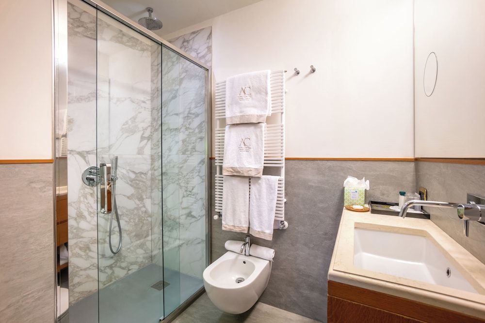 Ambra Cortina Luxury Fashion Boutique Hotel 52/55