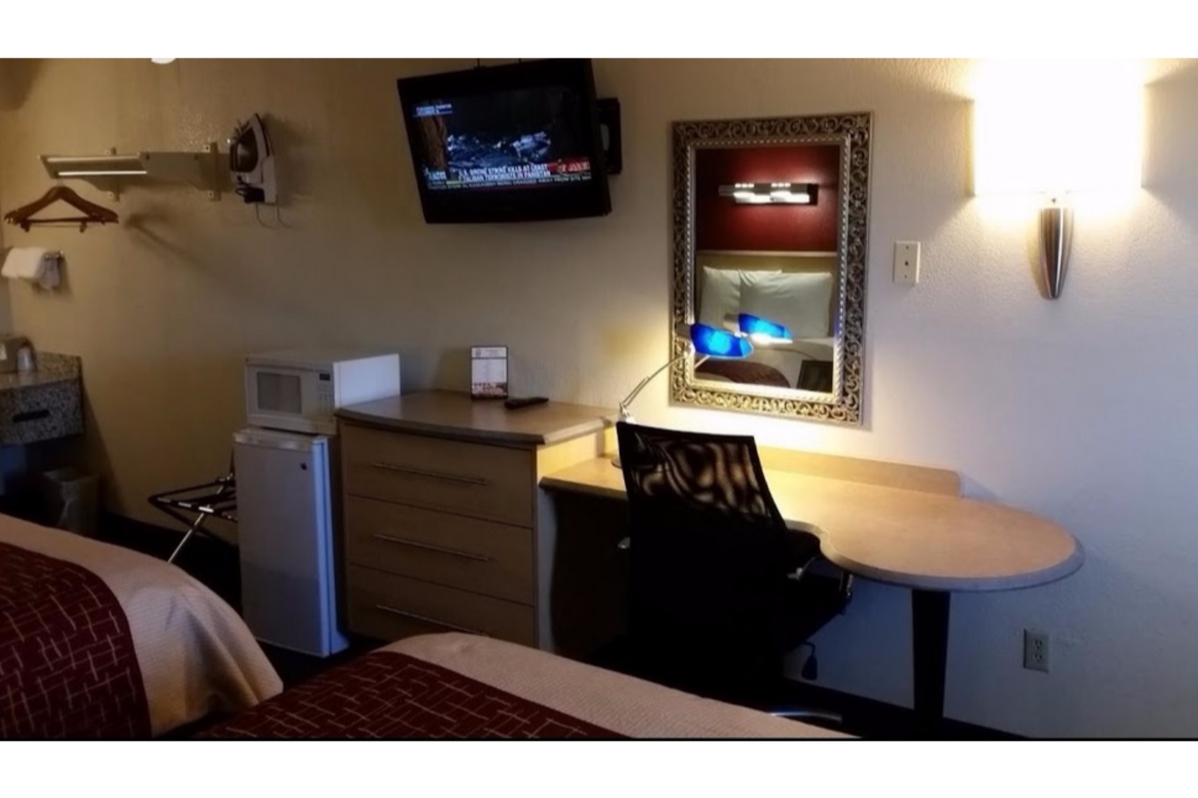 Rodeway Inn Fort Wayne near Glenbrook Square 17/18