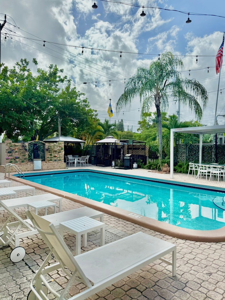 Sheridan Guesthouse 24/30