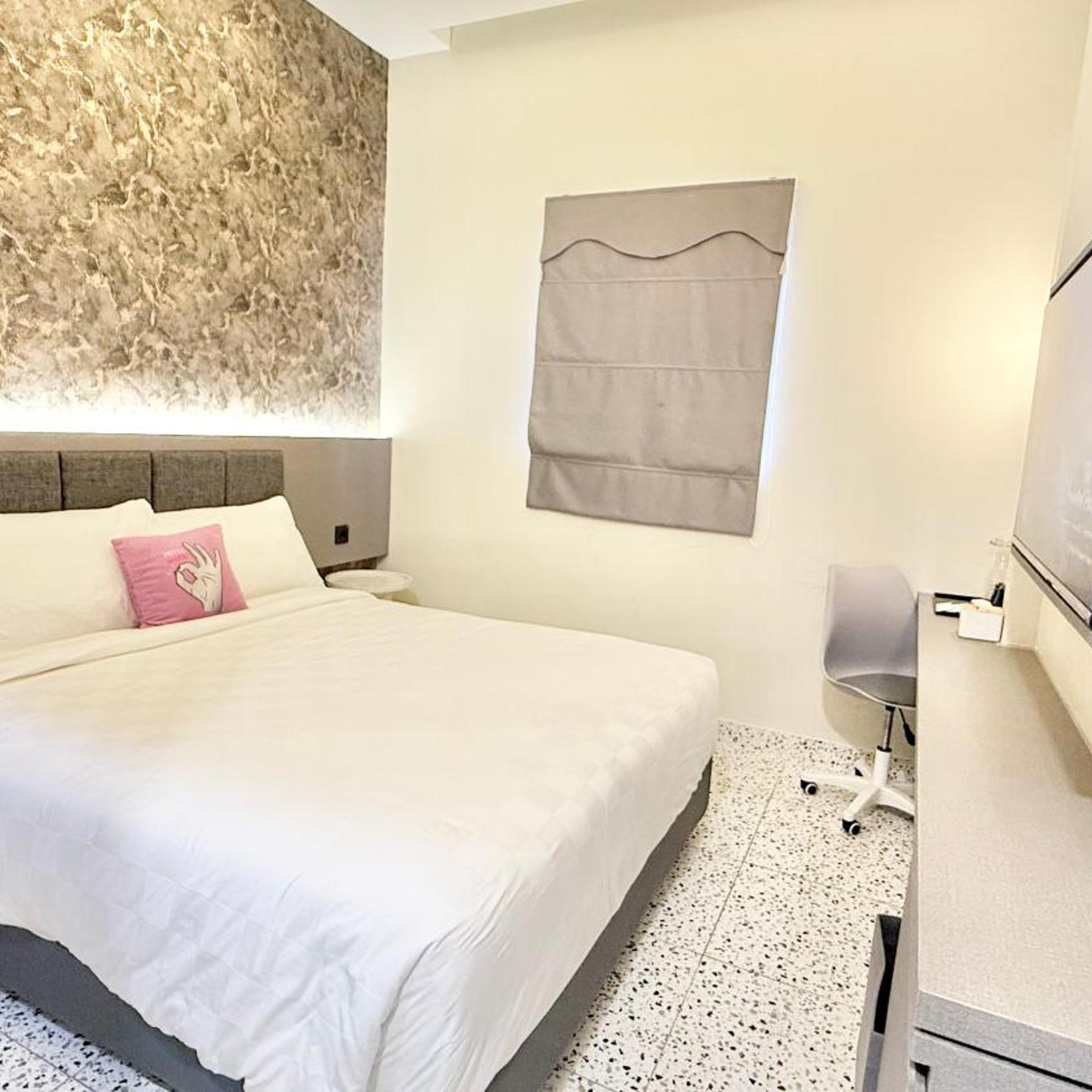 Hotel With OK 15/50